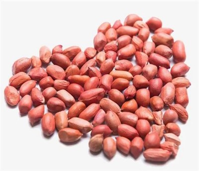 Пресни големи сурови фъстъци