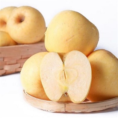 Жълта прозрачна ябълка